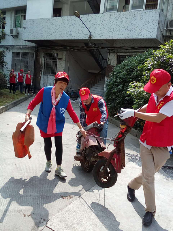 属赖素月：杭州市优秀志愿者、留学生家属